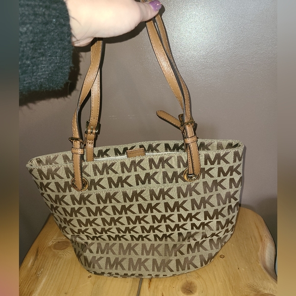 Authentic Michael kors bag - Picture 2 of 7